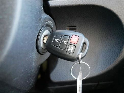 Certified 2018 Toyota Corolla LE image 28