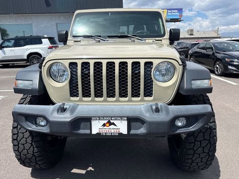 Used 2020 Jeep Gladiator Sport w/ Quick Order Package 24S AWD/4WD image 2