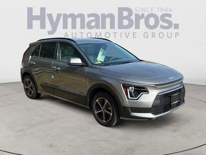 New 2025 Kia Niro EX