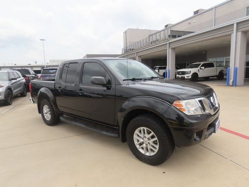 Used 2021 Nissan Frontier SV AWD/4WD image 6