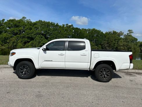 Used 2023 Toyota Tacoma SR5 w/ Technology Package RWD image 2