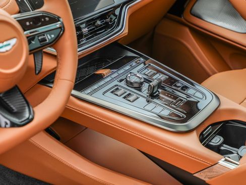 Used 2022 Aston Martin DBX AWD/4WD image 62