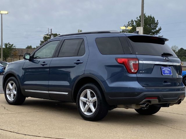 Used 2018 Ford Explorer XLT FWD image 5