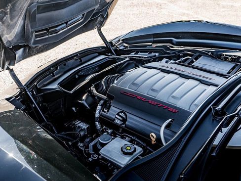 Used 2018 Chevrolet Corvette Stingray Coupe w/ 2LT Preferred Equipment Group image 38