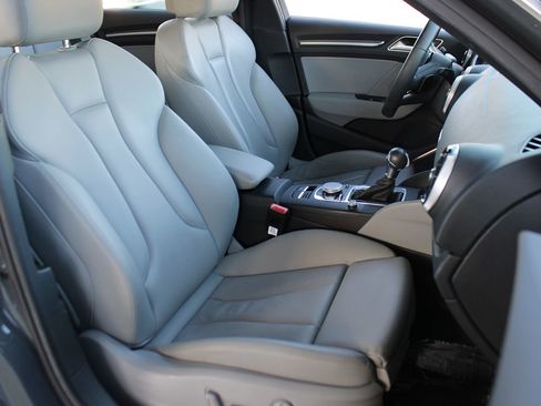 Used 2017 Audi A3 e-tron Premium Plus w/ Technology Package image 33