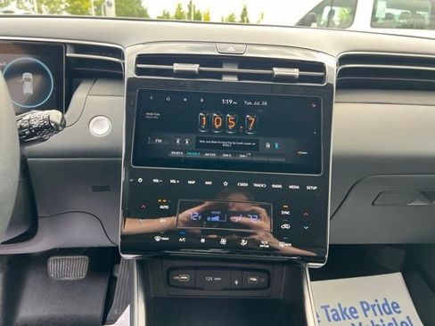Used 2022 Hyundai Tucson Limited AWD/4WD image 16