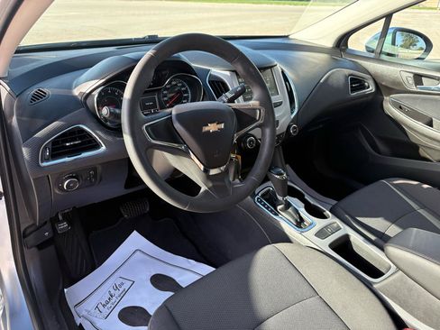 Used 2017 Chevrolet Cruze LS FWD image 43