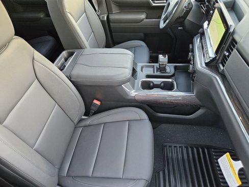 New 2026 Chevrolet Silverado 1500 LTZ w/ LTZ Premium Package image 19