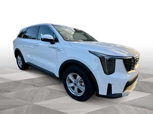 Certified 2026 Kia Sorento LX FWD image 2