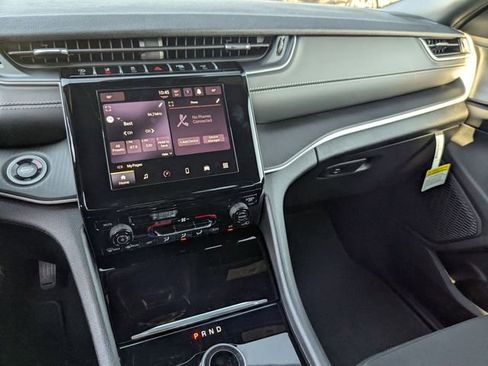 New 2025 Jeep Grand Cherokee L Laredo image 20