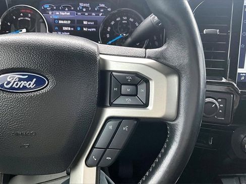 Used 2022 Ford F250 Lariat w/ Black Appearance Package image 11