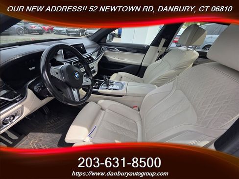 Used 2021 BMW 750i xDrive w/ Executive Package AWD/4WD image 10