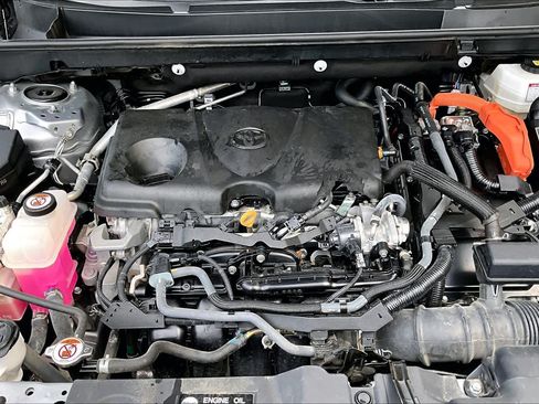 Certified 2025 Toyota RAV4 LE AWD/4WD image 32
