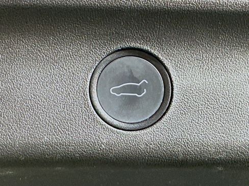 Used 2021 Tesla Model Y Long Range image 28