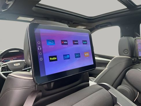 Used 2025 Cadillac Escalade Premium Luxury image 20