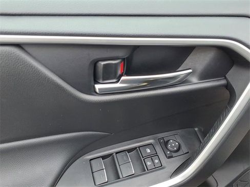 Used 2024 Toyota RAV4 XLE Premium image 13