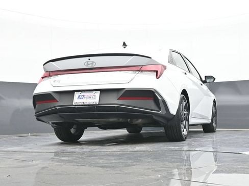 Used 2025 Hyundai Elantra Sport FWD image 47