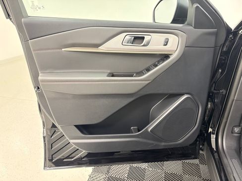 New 2026 Ford Explorer Active RWD image 10