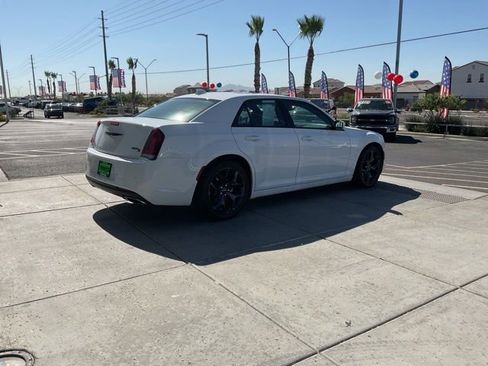 Used 2023 Chrysler 300 S RWD image 9
