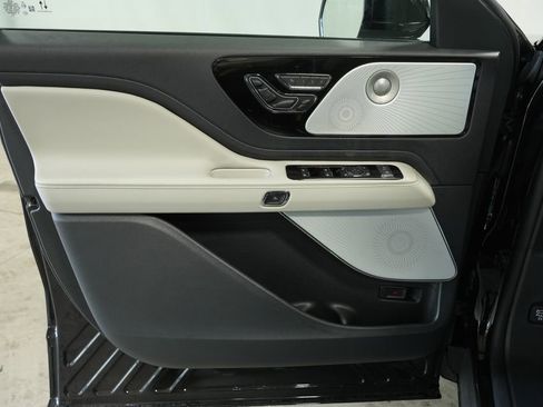 Used 2025 Lincoln Aviator Reserve w/ Equipment Group 201A image 32