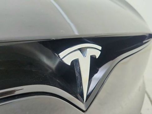 Used 2021 Tesla Model S Plaid image 16