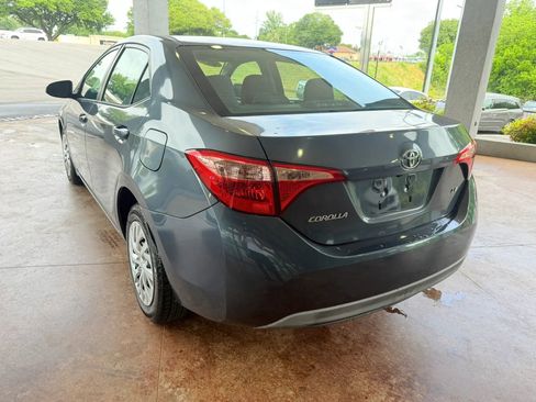 Used 2018 Toyota Corolla LE FWD image 4