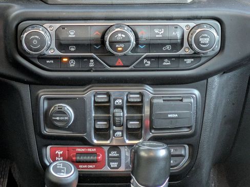 Used 2021 Jeep Gladiator Rubicon image 32