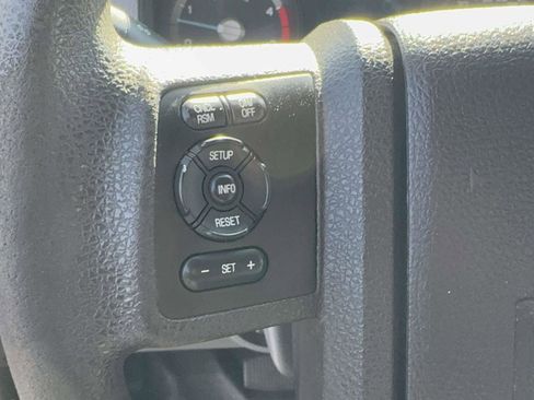 Used 2015 Ford F550 2WD Regular Cab Super Duty image 32