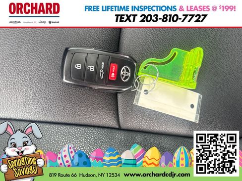 Used 2023 Toyota Corolla Cross XLE w/ Convenience Package AWD/4WD image 27