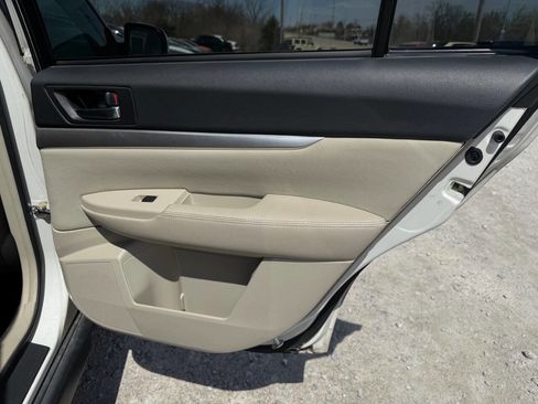 Used 2010 Subaru Outback 2.5i Premium image 19