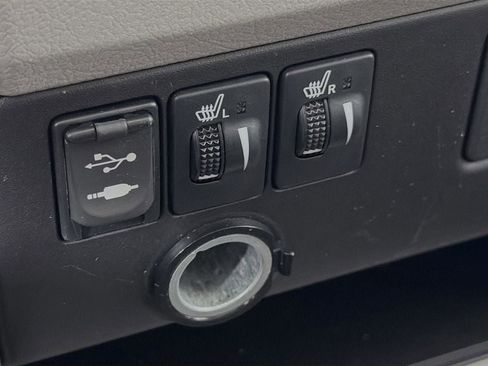 Used 2015 Toyota Sienna XLE image 20