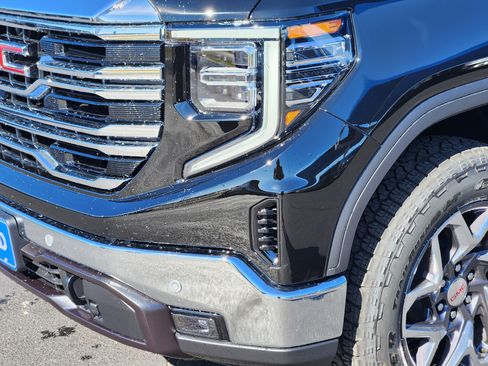 New 2026 GMC Sierra 1500 SLT AWD/4WD image 6