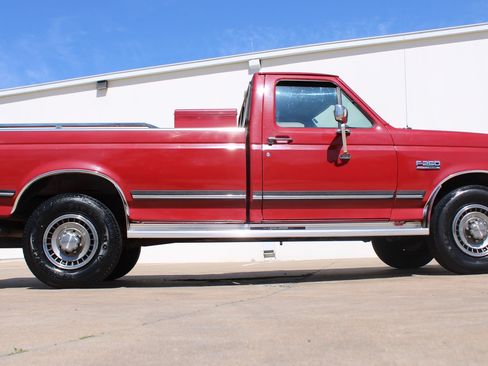 Used 1991 Ford F250 2WD Regular Cab image 4