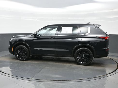 Used 2022 Mitsubishi Outlander SEL Black Edition image 3
