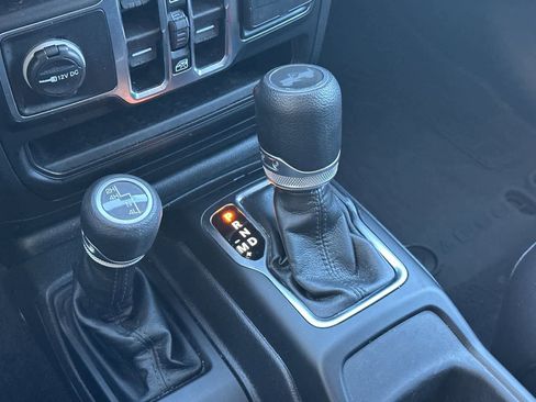 Used 2023 Jeep Wrangler Freedom Edition image 22