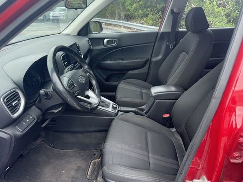 Used 2022 Hyundai Venue SEL w/ Cargo Package FWD image 8