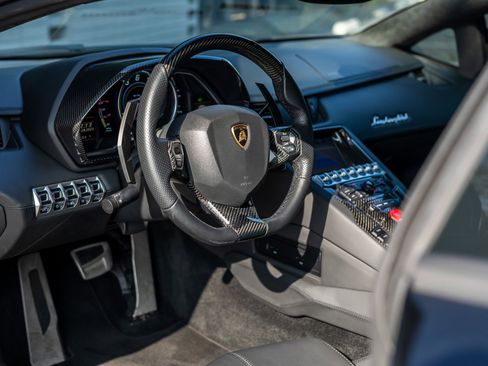Used 2014 Lamborghini Aventador LP 700-4 image 5