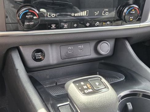 Used 2026 Nissan Rogue SV FWD image 19
