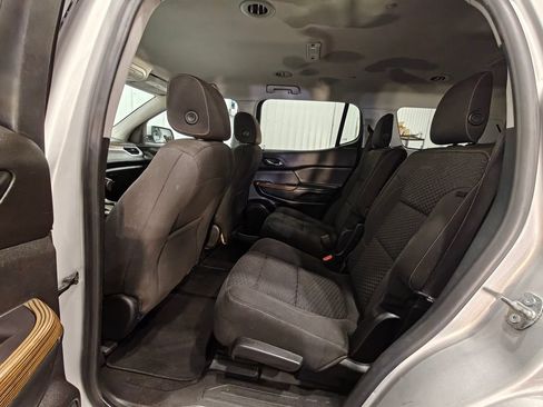 Used 2019 GMC Acadia SLE FWD image 27