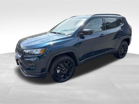 New 2026 Jeep Compass Latitude AWD/4WD image 3