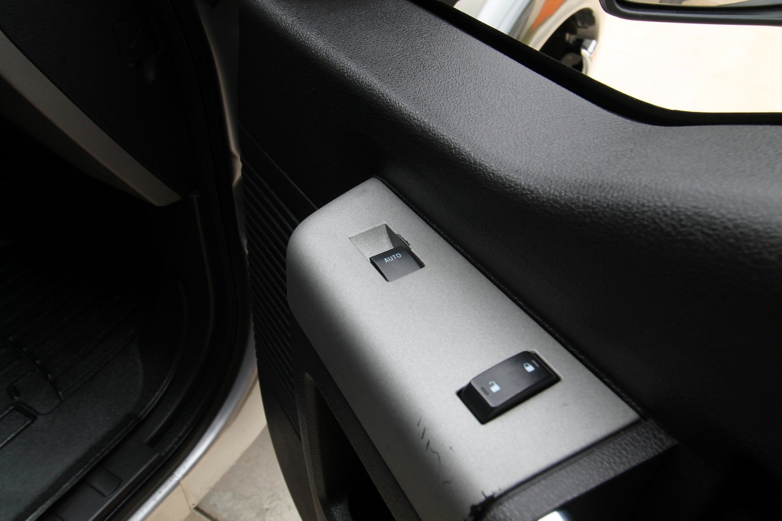 Used 2015 Ford F350 Lariat AWD/4WD image 37