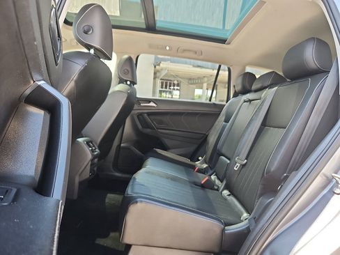 Used 2022 Volkswagen Tiguan SE AWD/4WD image 6