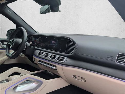 Used 2024 Mercedes-Benz GLS 450 4MATIC image 30