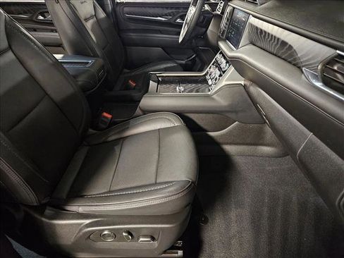 Used 2023 GMC Yukon XL Denali AWD/4WD image 21