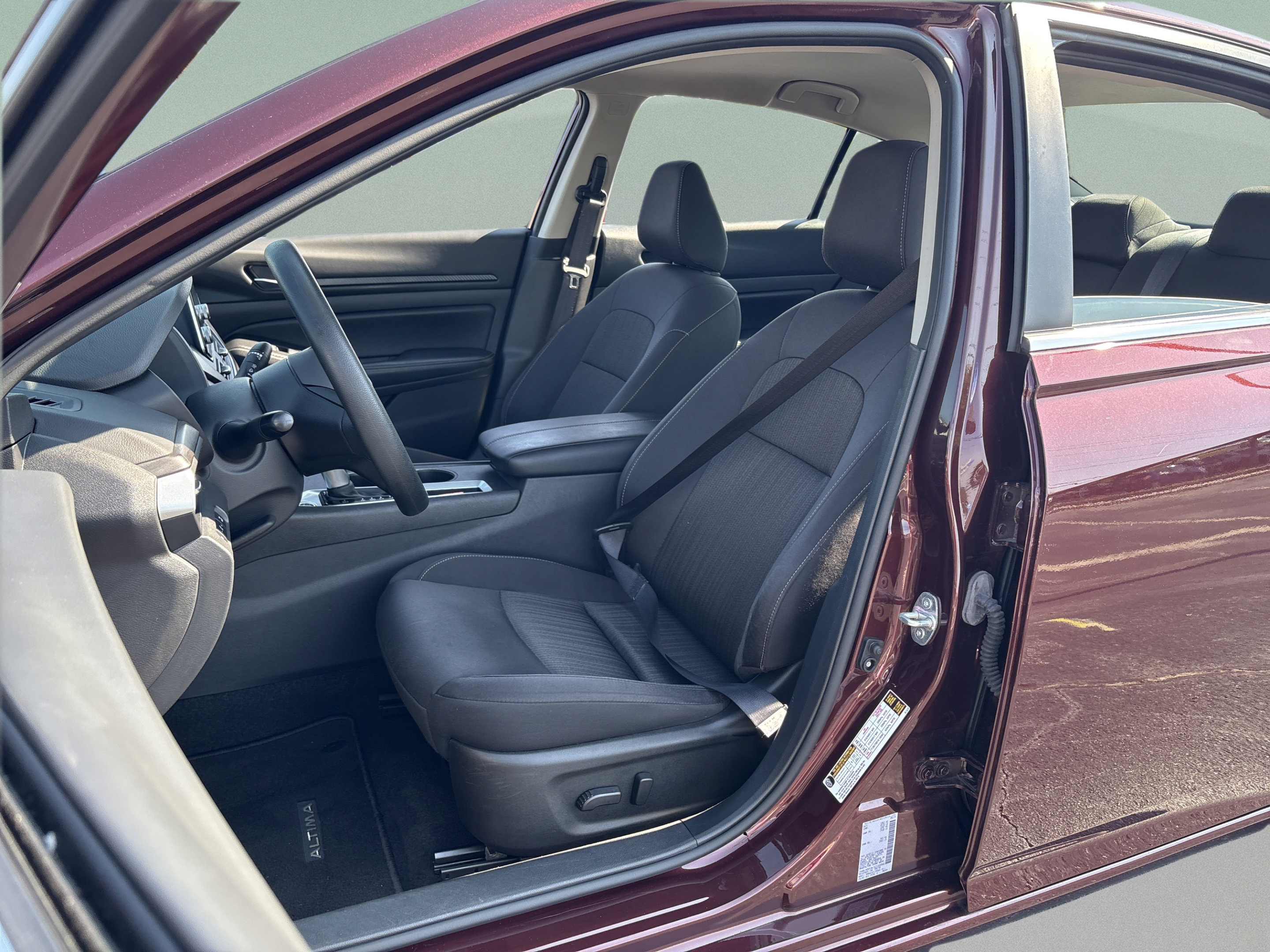 Used 2025 Nissan Altima 2.5 SV FWD image 20