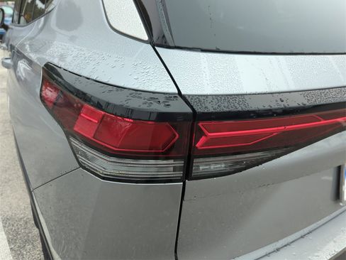 New 2026 Volkswagen Tiguan SE image 18