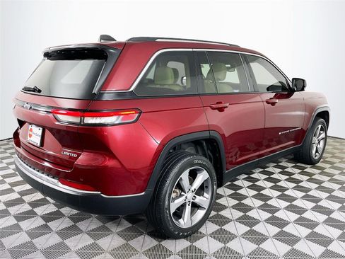 Used 2022 Jeep Grand Cherokee Limited AWD/4WD image 9