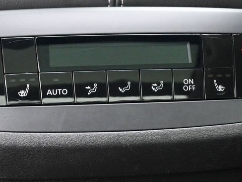 Used 2024 Nissan Pathfinder SL w/ SL Premium Package FWD image 18