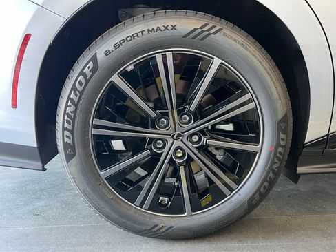 New 2026 Lexus ES 350e FWD image 13