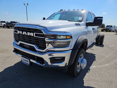 New 2026 RAM 5500 Tradesman w/ Chrome Appearance Group image 12